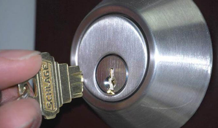 Broken Key Extraction Locksmith in Framingham MA